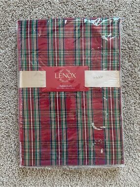 NWT - Lenox Holiday 60" X 84" Oblong Tablecloth